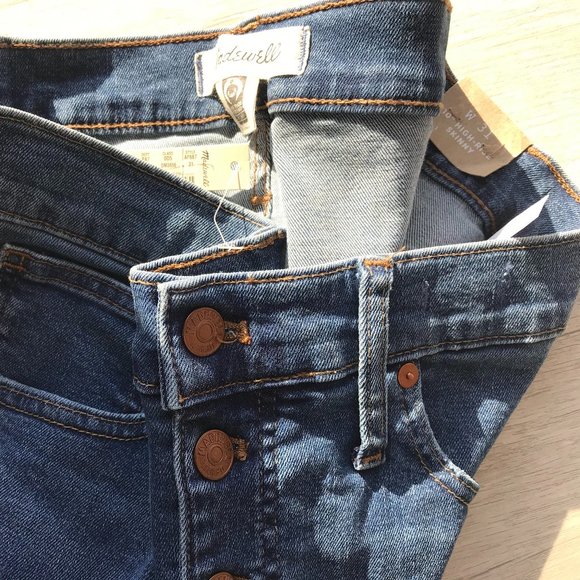 10" High-Rise Skinny Jeans in Mackey Wash - Picture 3 of 6